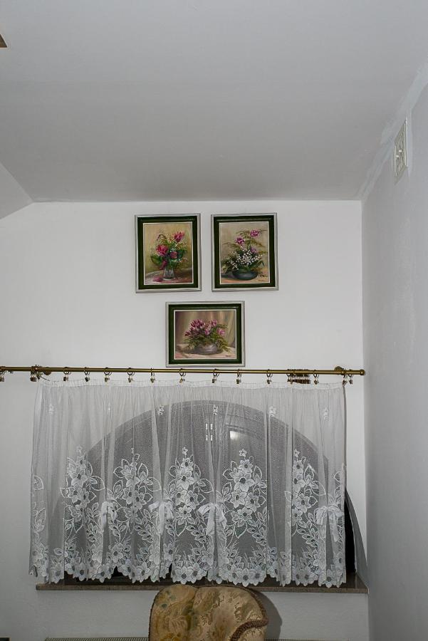 Willa Alba Naleczow Luaran gambar